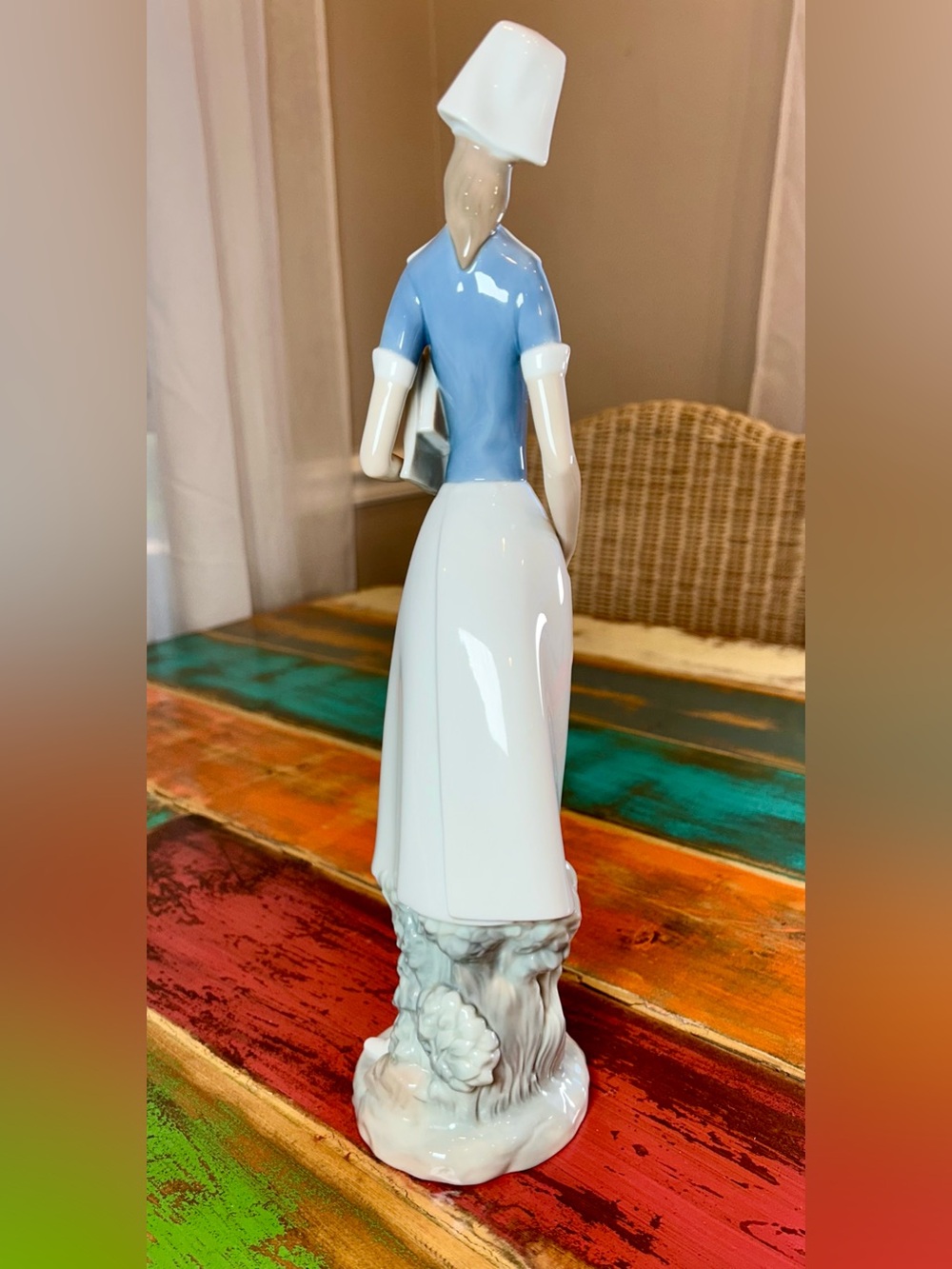 Vintage Lladró Porcelain Nurse Figurine 4603 Blue Bellflower Stamp Marked Spain - Picture 5 of 16